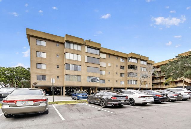 8030 Hampton Boulevard 414, North Lauderdale, FL 33068