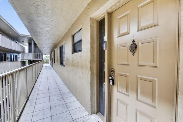 8030 Hampton Boulevard 414, North Lauderdale, FL 33068