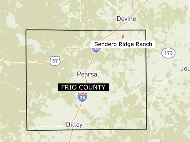 129 CR 2644, Moore, TX 78057