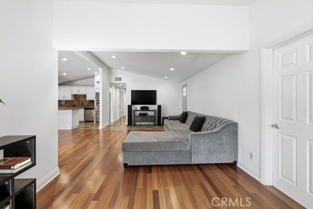 17106 Mandarin Court, Granada Hills (los Angeles), CA 91344