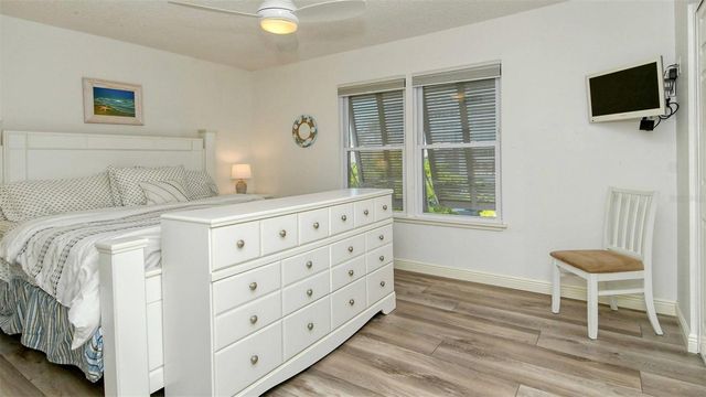 6044 W PEPPERTREE WAY 233B, Sarasota, FL 34242