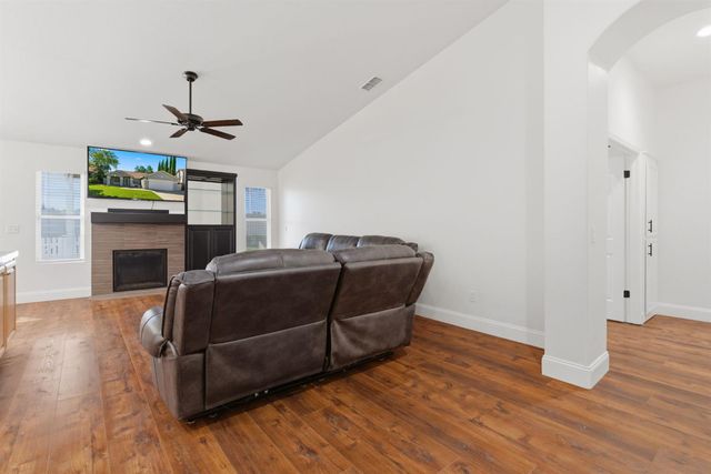 2338 Carol Ann Dr, Tracy, CA 95377