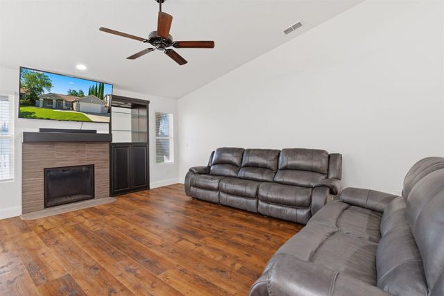 2338 Carol Ann Dr, Tracy, CA 95377