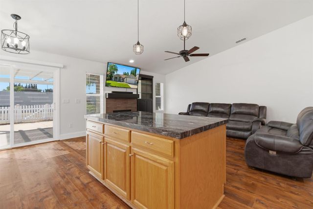 2338 Carol Ann Dr, Tracy, CA 95377