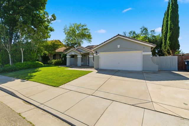2338 Carol Ann Dr, Tracy, CA 95377