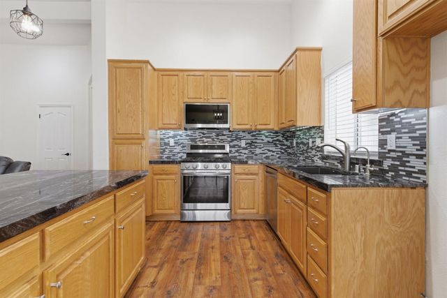 2338 Carol Ann Dr, Tracy, CA 95377