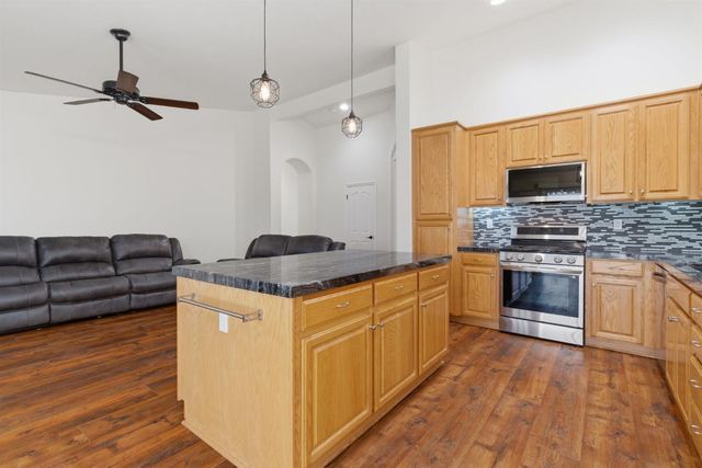 2338 Carol Ann Dr, Tracy, CA 95377