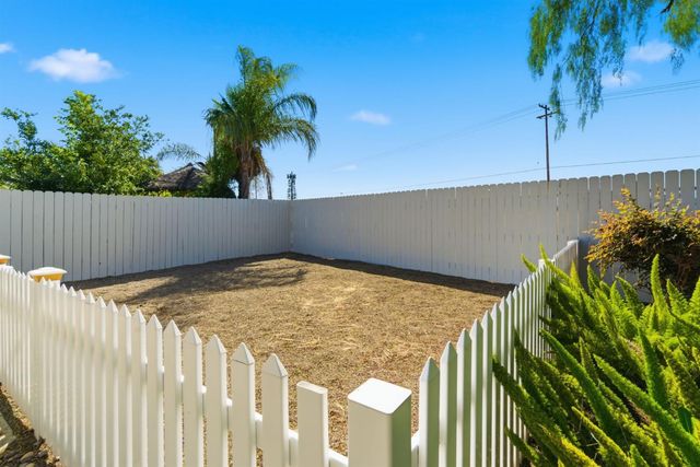 2338 Carol Ann Dr, Tracy, CA 95377