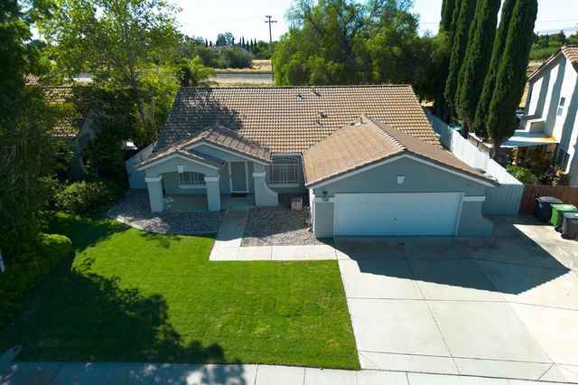 2338 Carol Ann Dr, Tracy, CA 95377