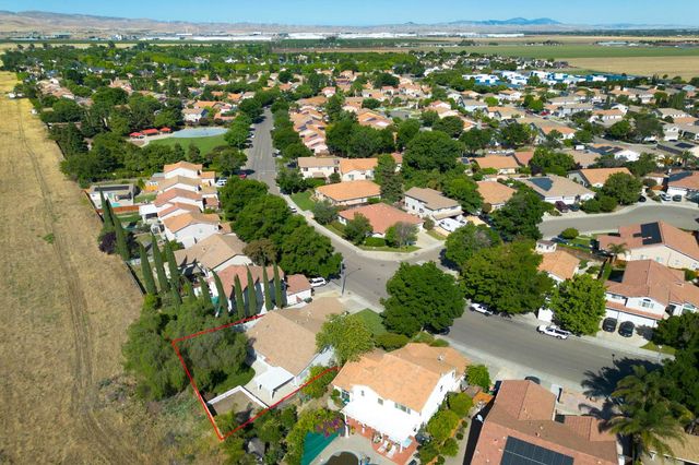 2338 Carol Ann Dr, Tracy, CA 95377