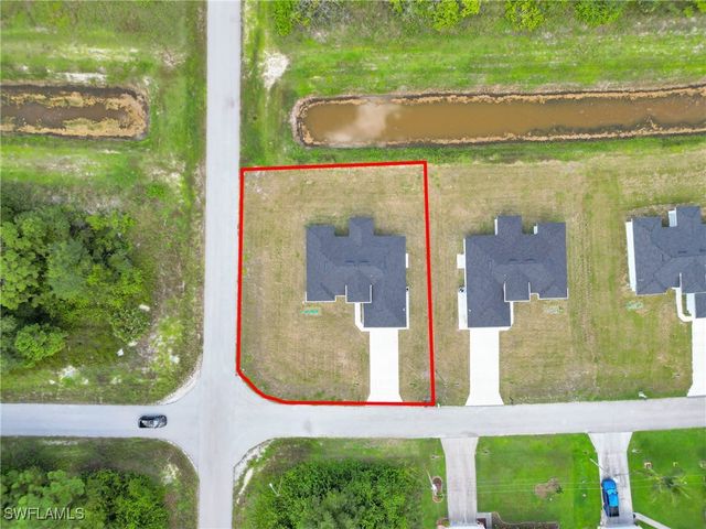 1021 Pilgrim ST E, Lehigh Acres, FL 33974