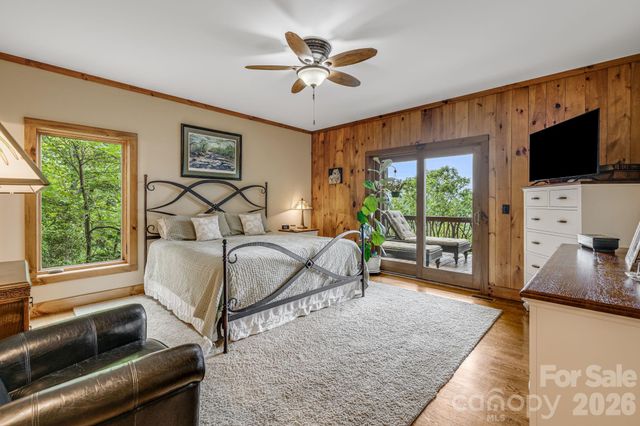 138 Bear Paw Drive, Brevard, NC 28712