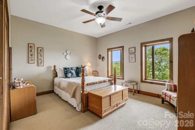 138 Bear Paw Drive, Brevard, NC 28712