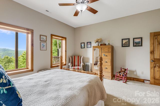 138 Bear Paw Drive, Brevard, NC 28712