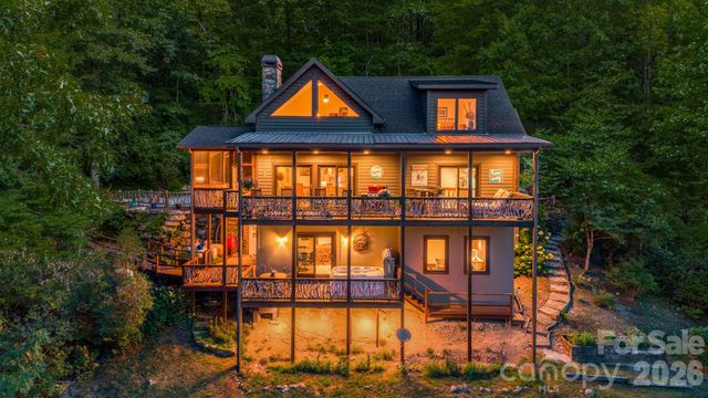 138 Bear Paw Drive, Brevard, NC 28712