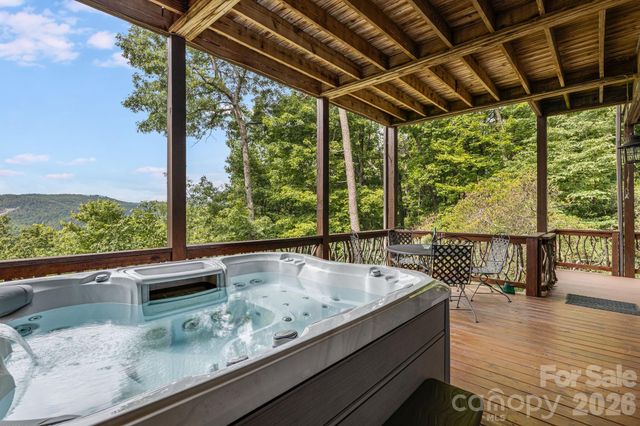 138 Bear Paw Drive, Brevard, NC 28712