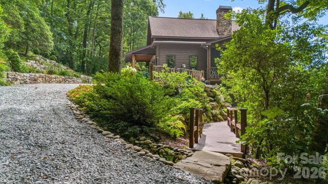 138 Bear Paw Drive, Brevard, NC 28712