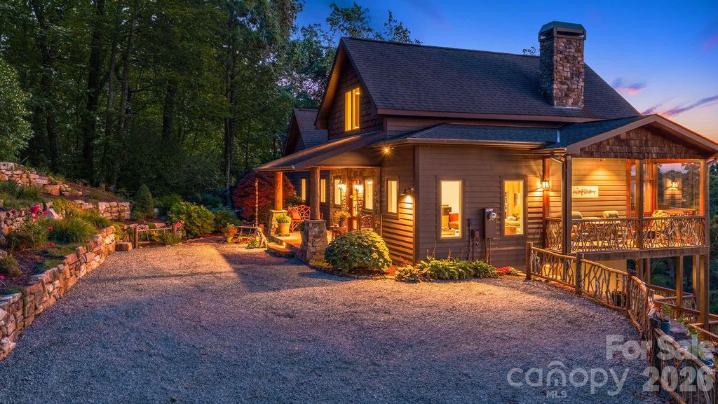 138 Bear Paw Drive, Brevard, NC 28712