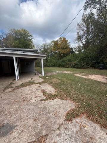 127 Conway St., Longview, TX 75601