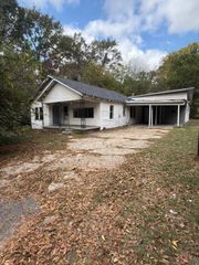 127 Conway St., Longview, TX 75601