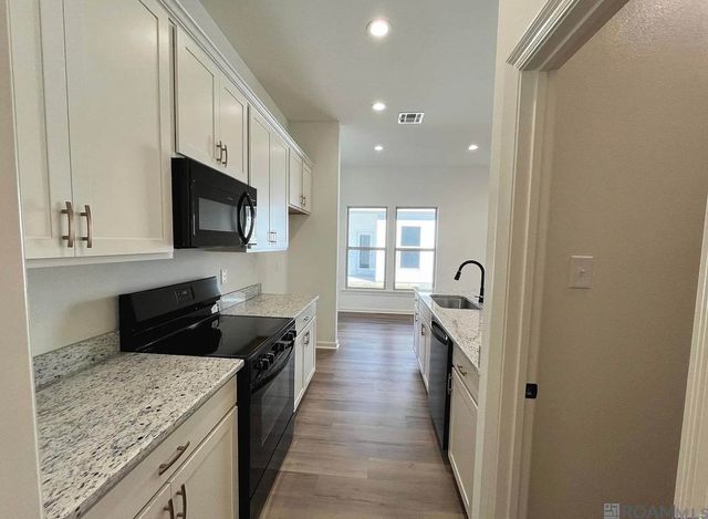 28335 Merrimack Dr, Denham Springs, LA 70726