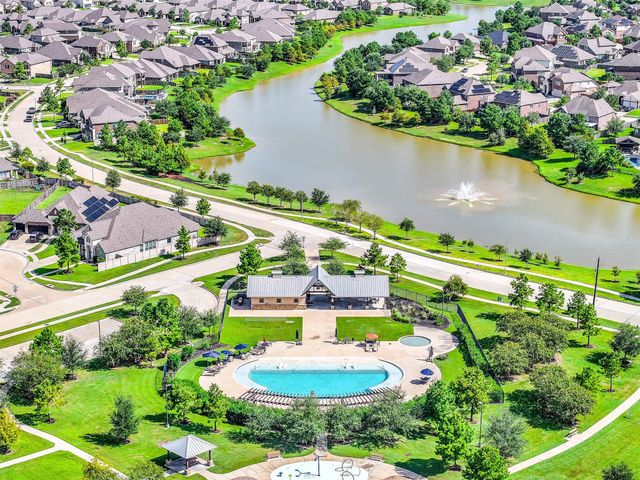 2641 Summer Indigo Trail, Pearland, TX 77089