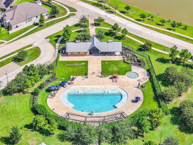 2641 Summer Indigo Trail, Pearland, TX 77089