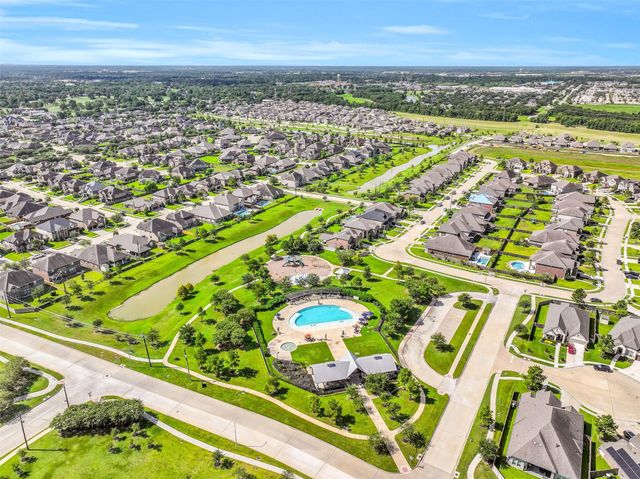 2641 Summer Indigo Trail, Pearland, TX 77089