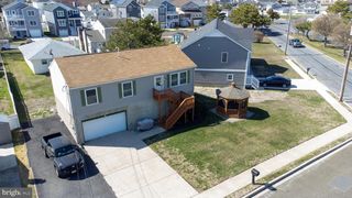2 FRANKLIN PL, Brigantine, NJ 08203