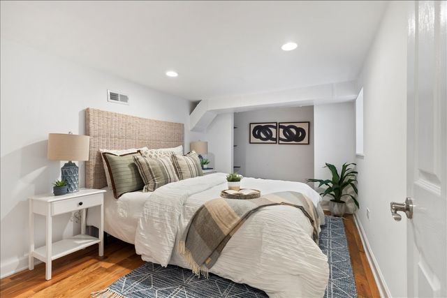 2760 W Saint Mary Street, Chicago, IL 60647