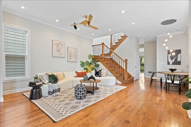 2760 W Saint Mary Street, Chicago, IL 60647