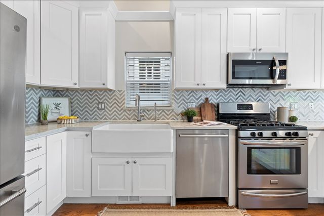 2760 W Saint Mary Street, Chicago, IL 60647