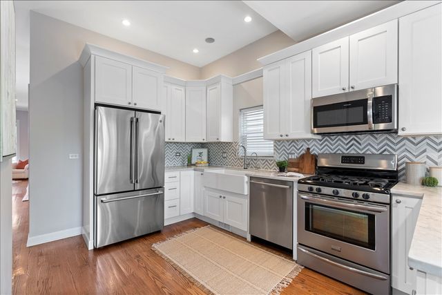 2760 W Saint Mary Street, Chicago, IL 60647