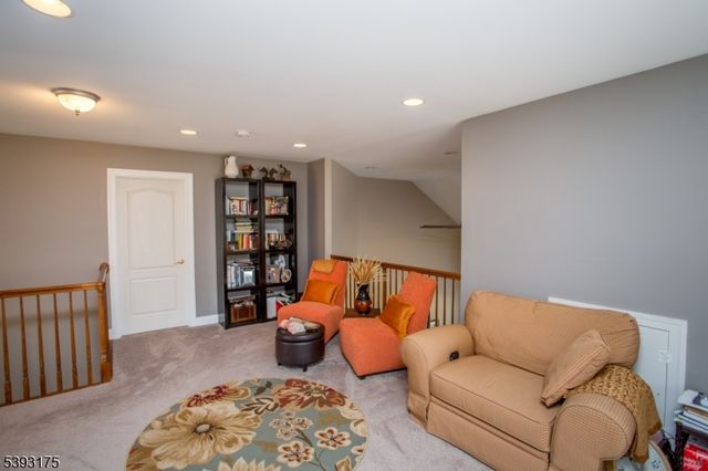 616 Heath Ct, Lambertville City, NJ 08530