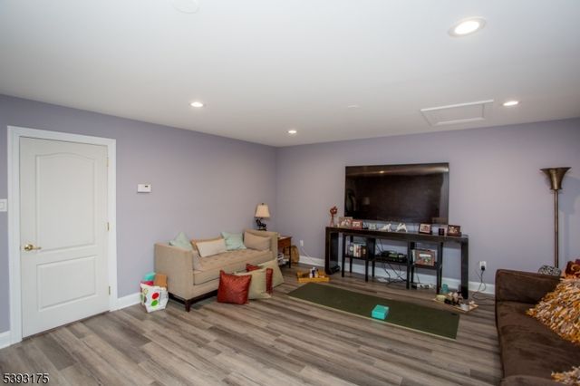 616 Heath Ct, Lambertville City, NJ 08530