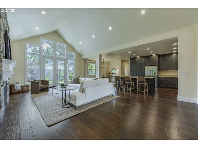 2243 LATHEN Way, Eugene, OR 97408