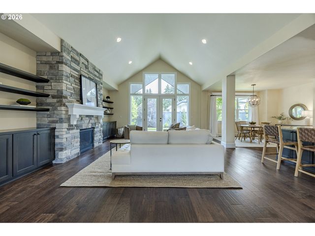 2243 LATHEN Way, Eugene, OR 97408