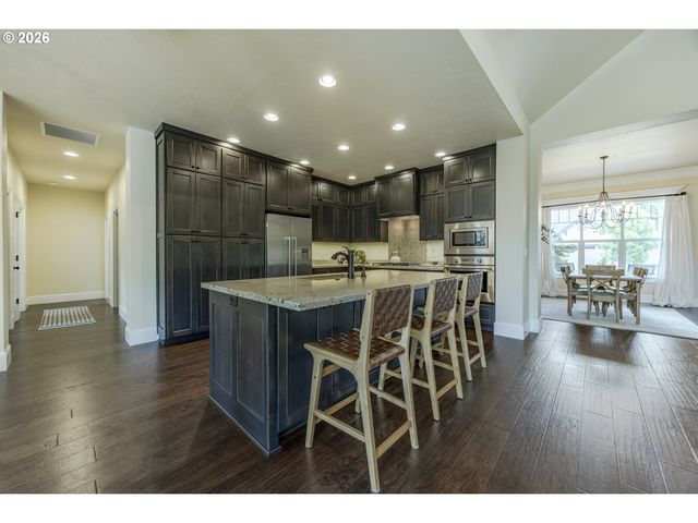 2243 LATHEN Way, Eugene, OR 97408