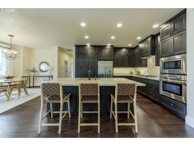 2243 LATHEN Way, Eugene, OR 97408