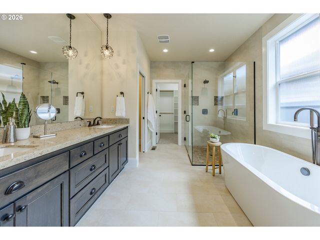 2243 LATHEN Way, Eugene, OR 97408
