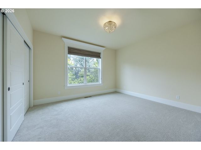 2243 LATHEN Way, Eugene, OR 97408