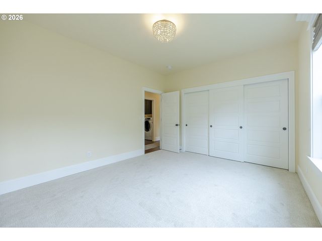 2243 LATHEN Way, Eugene, OR 97408