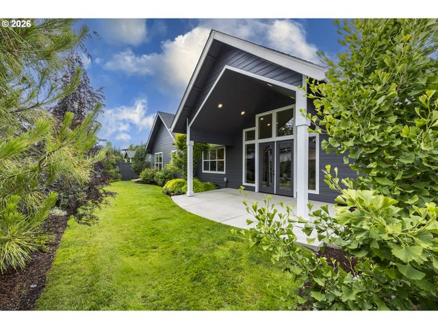 2243 LATHEN Way, Eugene, OR 97408