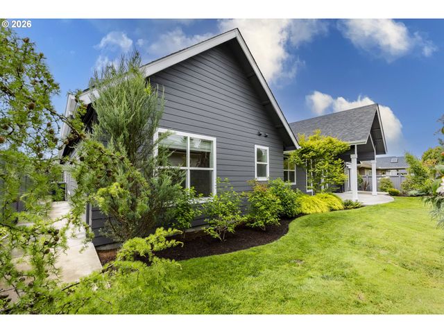 2243 LATHEN Way, Eugene, OR 97408