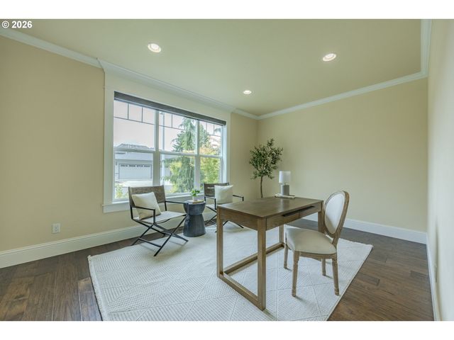 2243 LATHEN Way, Eugene, OR 97408