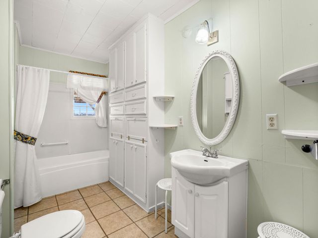 121 Hog Farm Rd, Deridder, LA 70634