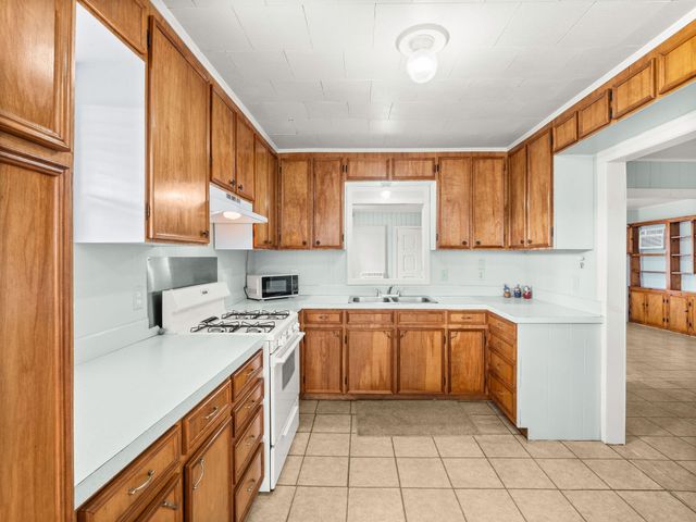 121 Hog Farm Rd, Deridder, LA 70634