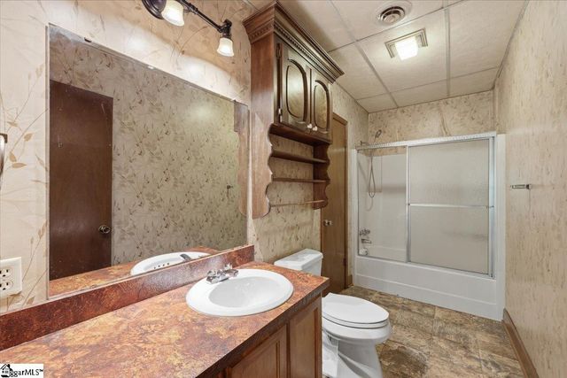 3184 N Hwy 14, Greer, SC 29651