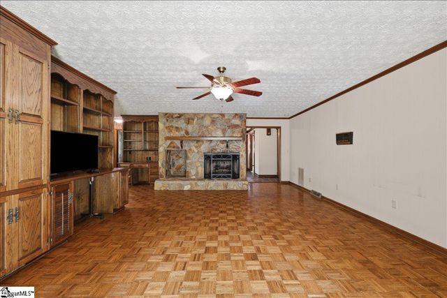 3184 N Hwy 14, Greer, SC 29651