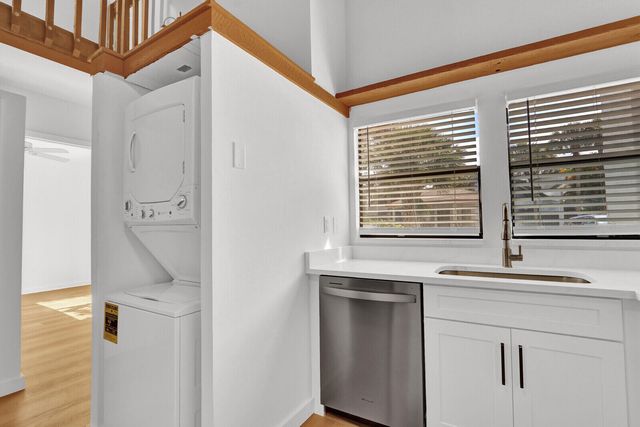 100 Sparrow Drive 20, Royal Palm Beach, FL 33411